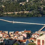 Ira Apartament